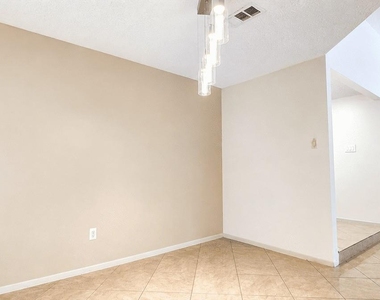 13914 Bonnington Drive - Photo Thumbnail 10