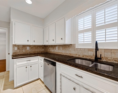 6222 Creekbend Drive - Photo Thumbnail 21