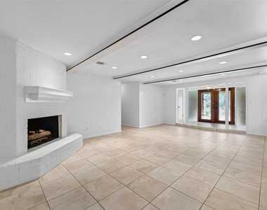 6222 Creekbend Drive - Photo Thumbnail 20