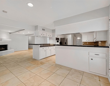6222 Creekbend Drive - Photo Thumbnail 29