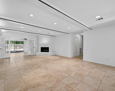 6222 Creekbend Drive - Photo Thumbnail 16