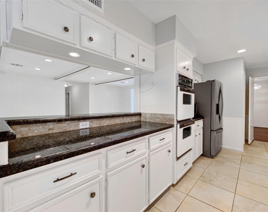 6222 Creekbend Drive - Photo Thumbnail 22