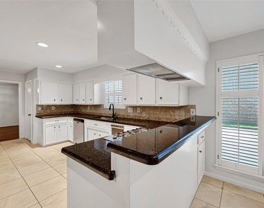6222 Creekbend Drive - Photo Thumbnail 6