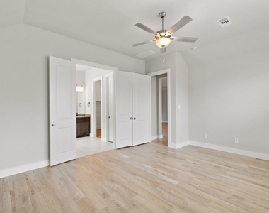10719 River Walk Drive - Photo Thumbnail 13