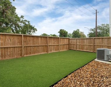 413 Stonework Oaks Lane - Photo Thumbnail 40