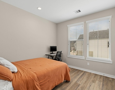 413 Stonework Oaks Lane - Photo Thumbnail 37