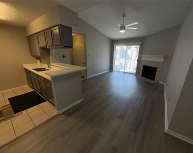 2120 El Paseo Street - Photo Thumbnail 4