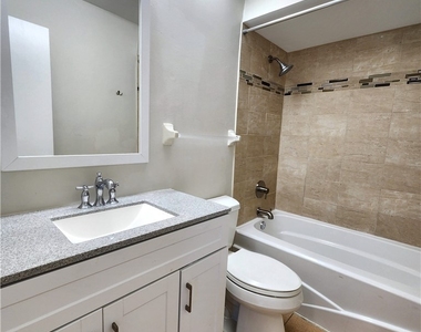 16180 Dublin Circle - Photo Thumbnail 8