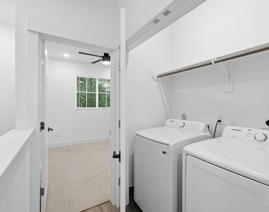 1404 Mansfield Street - Photo Thumbnail 13