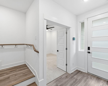1404 Mansfield Street - Photo Thumbnail 18
