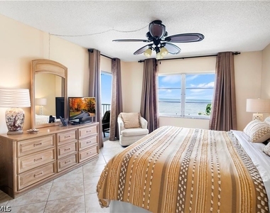 3443 Gulf Shore Boulevard N - Photo Thumbnail 6