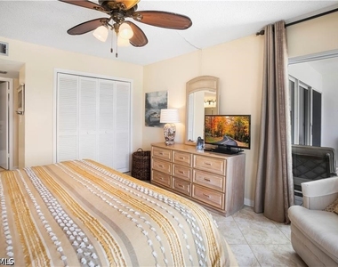 3443 Gulf Shore Boulevard N - Photo Thumbnail 8