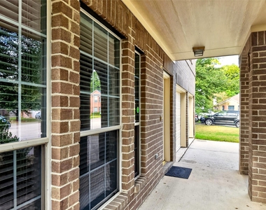 4914 Jasmine Meadows Lane - Photo Thumbnail 3