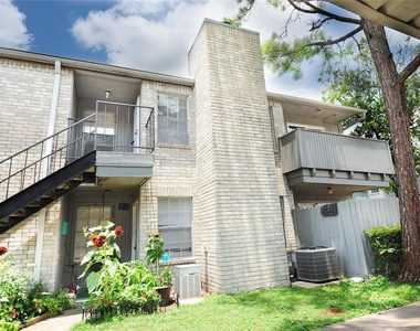 9700 Leawood Boulevard - Photo Thumbnail 12