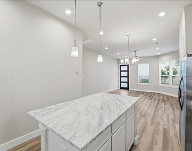 9020 Lonestar River Lane - Photo Thumbnail 6