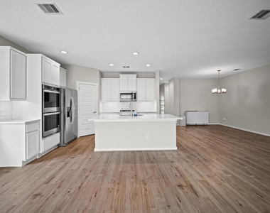 3042 Schultz Manor Lane - Photo Thumbnail 7