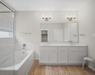 3042 Schultz Manor Lane - Photo Thumbnail 18