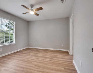 4003 Swinden Drive - Photo Thumbnail 15