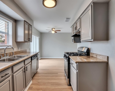 4003 Swinden Drive - Photo Thumbnail 11
