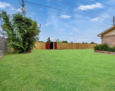 4003 Swinden Drive - Photo Thumbnail 26