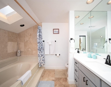 7041 Kingston Cove Ln - Photo Thumbnail 20