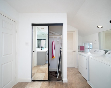 7041 Kingston Cove Ln - Photo Thumbnail 21