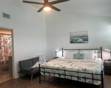 7041 Kingston Cove Ln - Photo Thumbnail 16