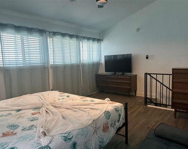 7041 Kingston Cove Ln - Photo Thumbnail 17