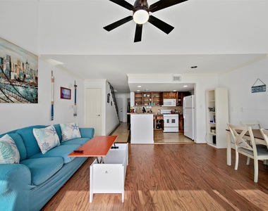 7041 Kingston Cove Ln - Photo Thumbnail 5