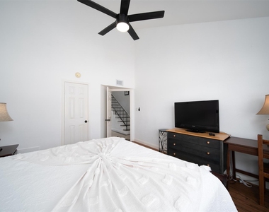 7041 Kingston Cove Ln - Photo Thumbnail 12