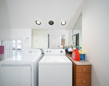 7041 Kingston Cove Ln - Photo Thumbnail 22
