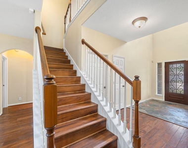 10003 Lynette Falls Drive - Photo Thumbnail 16