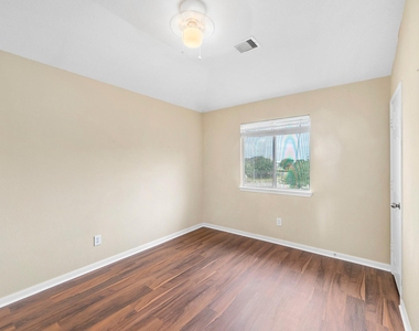10003 Lynette Falls Drive - Photo Thumbnail 33
