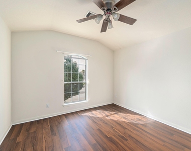 10003 Lynette Falls Drive - Photo Thumbnail 26