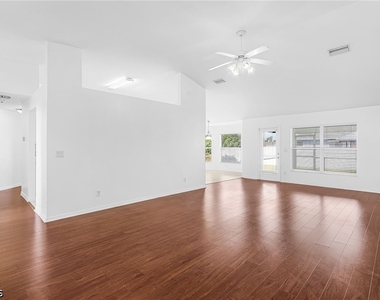 2810 Nw 24th Avenue - Photo Thumbnail 8