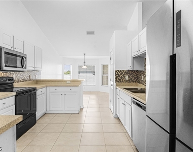 2810 Nw 24th Avenue - Photo Thumbnail 9