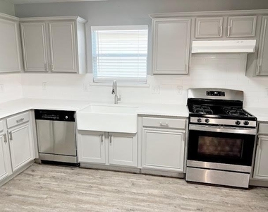 5007 Amorgas Isle Drive - Photo Thumbnail 6