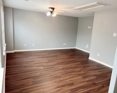 5007 Amorgas Isle Drive - Photo Thumbnail 15