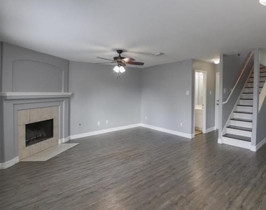 5007 Amorgas Isle Drive - Photo Thumbnail 10