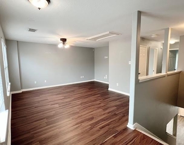 5007 Amorgas Isle Drive - Photo Thumbnail 16