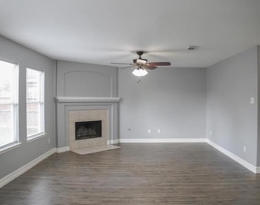 5007 Amorgas Isle Drive - Photo Thumbnail 11