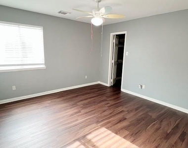 5007 Amorgas Isle Drive - Photo Thumbnail 22