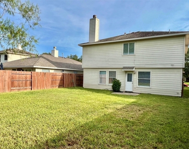 5007 Amorgas Isle Drive - Photo Thumbnail 27