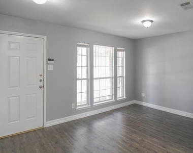 5007 Amorgas Isle Drive - Photo Thumbnail 3