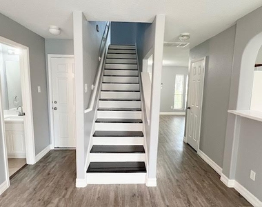 5007 Amorgas Isle Drive - Photo Thumbnail 12