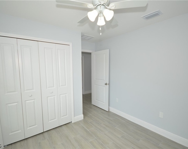 2955 Dunbar Avenue - Photo Thumbnail 5