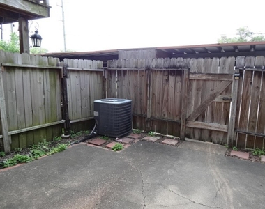 15521 Weldon Drive - Photo Thumbnail 12