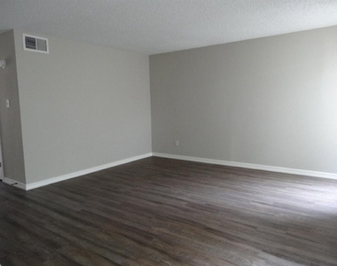 15521 Weldon Drive - Photo Thumbnail 7