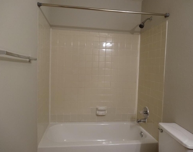15521 Weldon Drive - Photo Thumbnail 9
