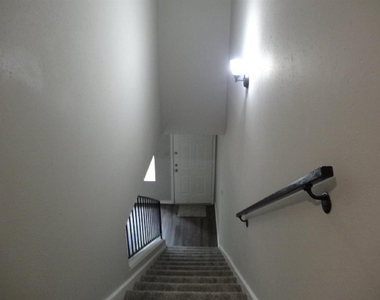 15521 Weldon Drive - Photo Thumbnail 10